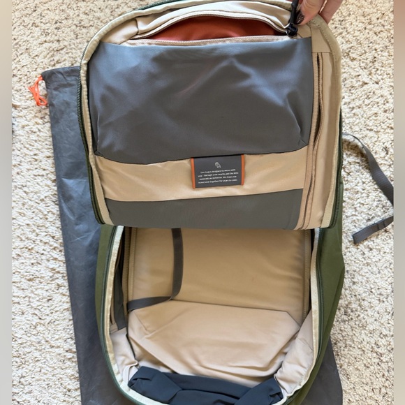Bellroy Transit Plus Backpack, Ranger Green - Picture 5 of 9